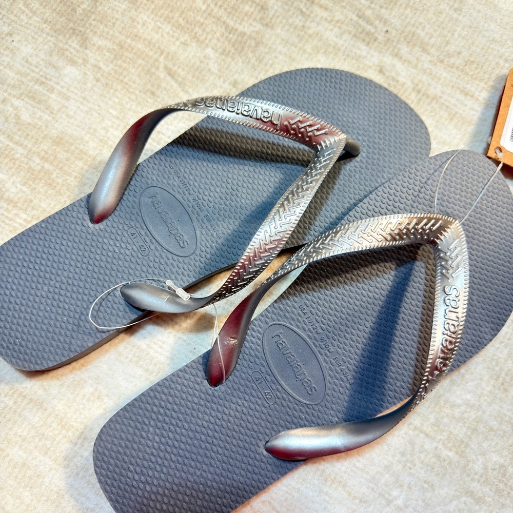 Havaianas Steel Grey Flip Flops with Silver Straps 11-12W